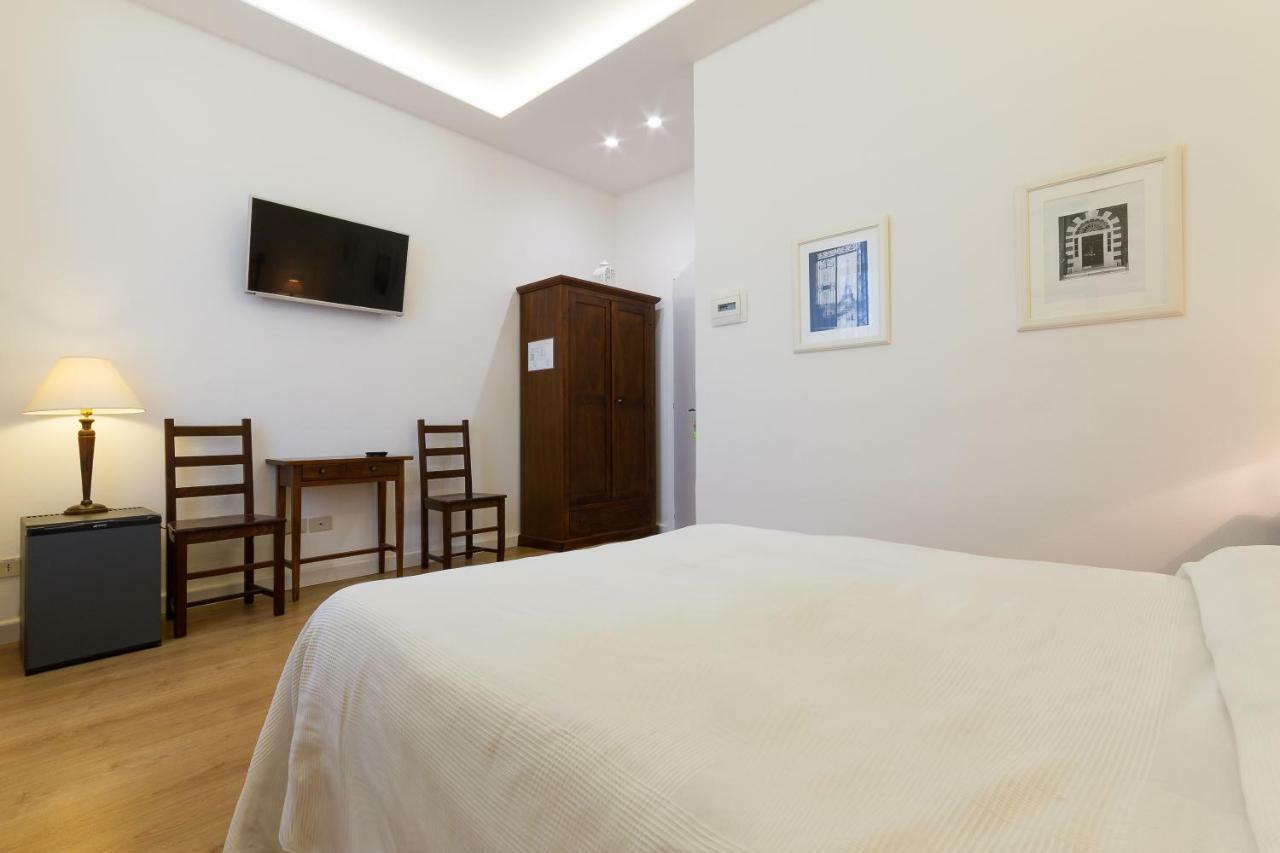 Casale *